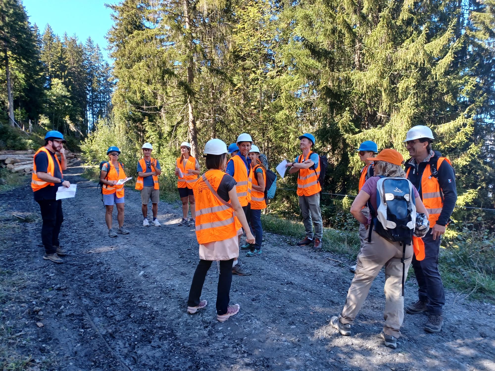 Combloux : quand les accompagnateurs en montagne vont sur un chantier forestier